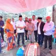 Serahkan Bansos, Wawali Nasri Ikut Bantu Perbaikan Atap Rumah Korban Kebakaran